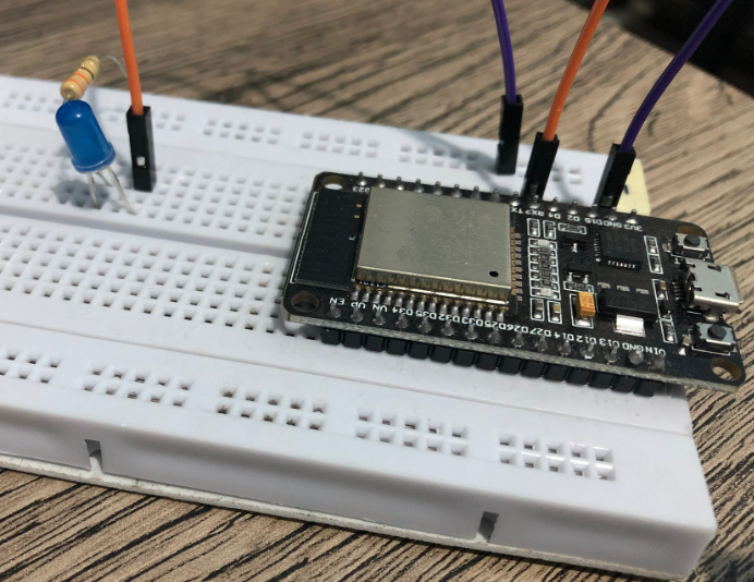 Chatbot xiaozhi điều khiển thiết bị qua giao thức MCP dùng ESP32